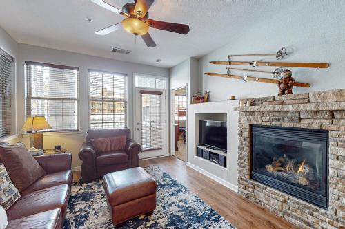 Granby Village Getaway – Photos 2