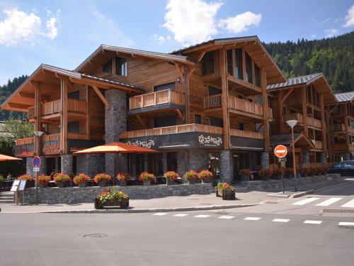 Appartement familial de luxe, centre station, 6 pers., 2 sdb, terrasse, parking, WIFI, linge inclus