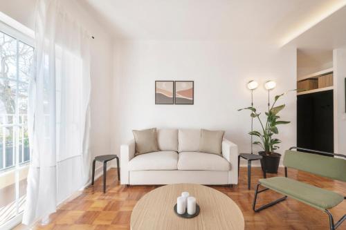 Coral Apartment by Olala Homes