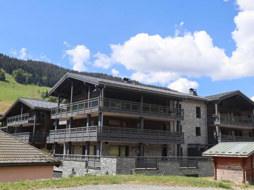 Appartement neuf aux Gets, au pied des pistes et du centre, avec terrasse et services inclus