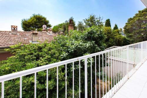 Gallery image of Charming Furnished Apartment With A Balcony in A Quiet Area in Beaulieu-sur-Mer
