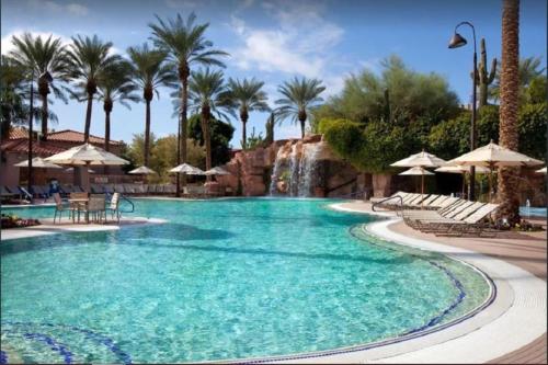Kolam renang di atau dekat dengan Sheraton Desert Oasis Villas Scottsdale AZ