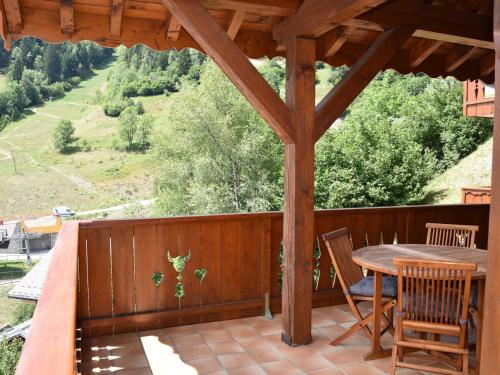 Gallery image of Appartement Champagny-en-Vanoise, 4 pièces, 6 personnes - FR-1-464-51 in Champagny-en-Vanoise