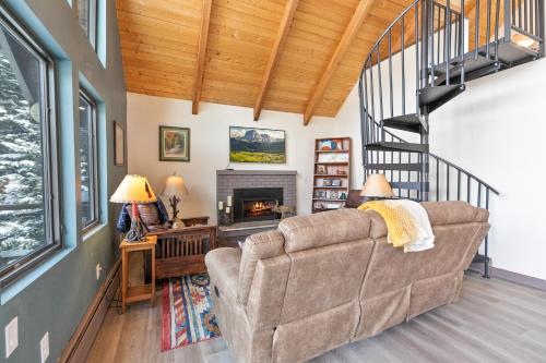 Istumisnurk majutusasutuses The Fishermen’s Place: Mountain Views + Dog Friendly