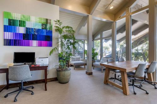 an office with a table and chairs and a computer at Best Western PLUS Island Palms Hotel & Marina in San Diego