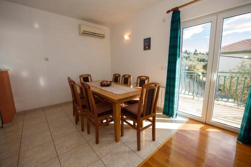Balkón nebo terasa v ubytování Apartman Mijo - Suhi Potok