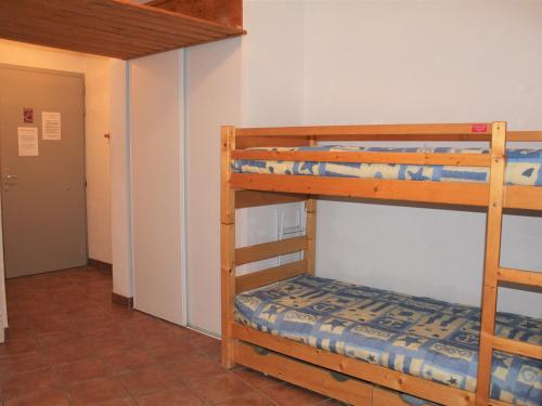 Posteľ alebo postele v izbe v ubytovaní Appartement cosy 2 pièces avec coin nuit, 6 couchages, à 100m des pistes et commerces à Vars - FR-1-330B-207