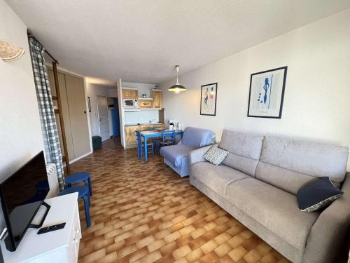 Studio cabine avec piscine, parking, lave-linge, quartier calme à Cap d'Agde