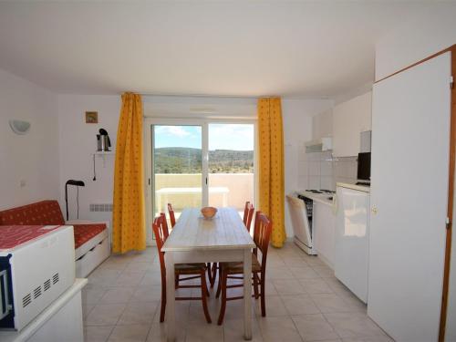 Appartement Salavas, 2 pièces, 5 personnes - FR-1-382-41