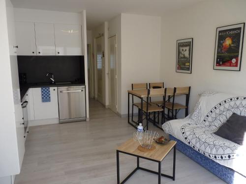 Sol-y-Days Baroncelli, Appartement rénové avec vue latérale sur mer et proche du centre ville