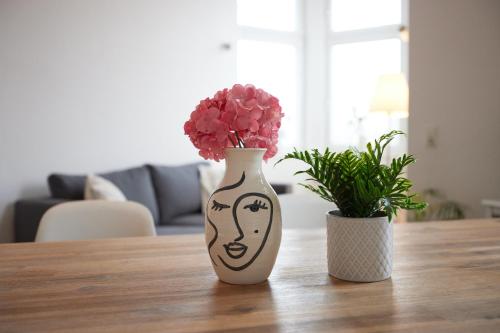 Beautiful Restored - Close To Metro - II