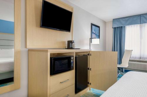 Ένα ή περισσότερα κρεβάτια σε δωμάτιο στο Days Inn by Wyndham Springville
