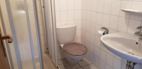 Koupelna v ubytování Gästehaus Cornelia