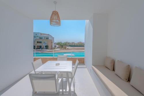 Bazén v ubytování VESTA - El Gouna Residence nebo v jeho okolí
