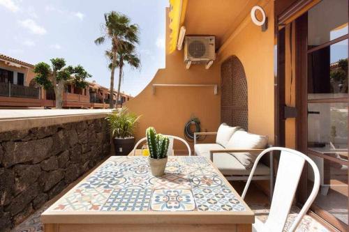 Sunnyland Apartment Costa Silencio parking