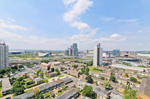 an aerial view of a city with tall buildings at 2 Bed 2 baths Apt in Stratford in London
