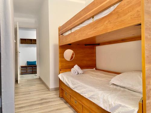 Двухъярусная кровать или двухъярусные кровати в номере "Le rêve éveillé", vue mer, garage