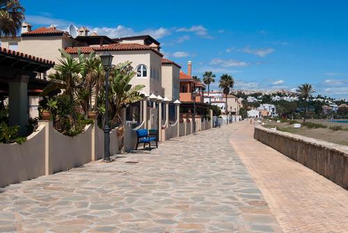 El barrio en el que está el departamento o un barrio cercano