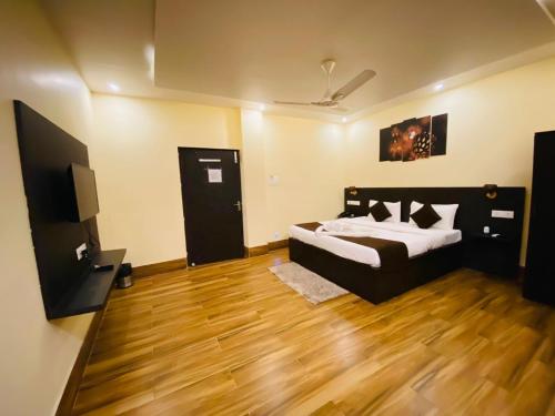 Postel nebo postele na pokoji v ubytování The Cristallo Resort