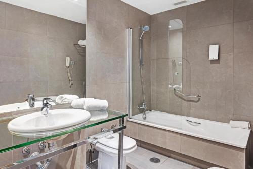 Koupelna v ubytování B&B HOTEL Madrid Fuenlabrada