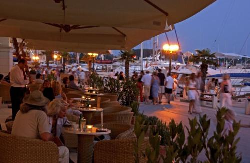 Hostia v ubytovaní Studio apartment in Porec with balcony, air conditioning, WiFi 4676-6