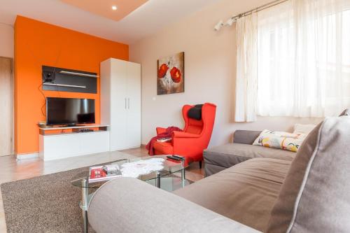 Dina Apartments