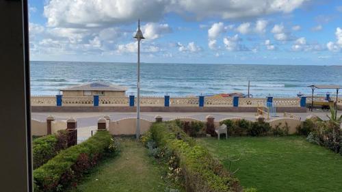 Renovated super Lux Apartment Chalet Direct sea view 2 bed rooms in Alexandria Al Mamourah شاليه الترا لوكس شاطىء المعموره الاسكندريه دور اول على البحر مباشره مع كارنيهات الدخول طوال السنه و الشاطىء الخاص من اول مايو لنهايه اكتوبر للعائلات فقط