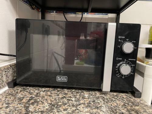  Private Room&Bath (WiFi Netflix) -  Room  picture :   Tea/Coffee maker    Air conditioning    Hot tub                       