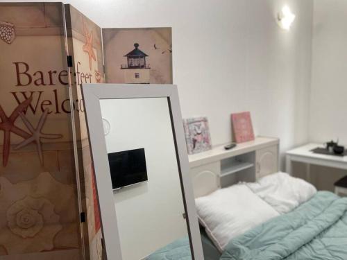  Private Room&Bath (WiFi Netflix) -  Room  picture :   Tea/Coffee maker    Air conditioning    Hot tub                       