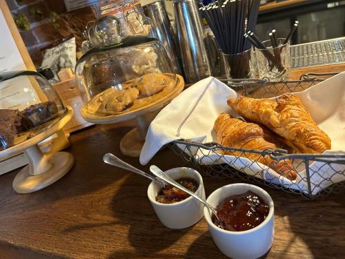 Еда / где поесть недалеко от отеля