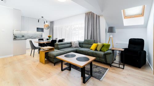 Słowackiego, Sun & Snow