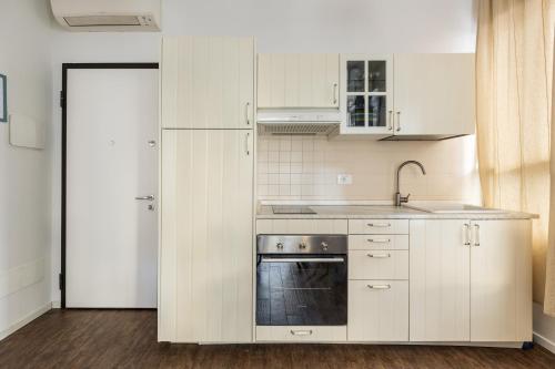 Køkken eller tekøkken på Largo Molina Apartment 1 by Wonderful Italy