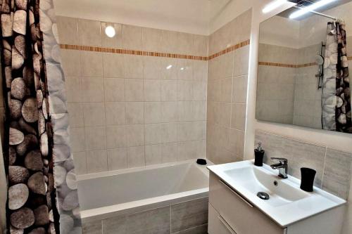 Kúpeľňa v ubytovaní Logement entier : appartement