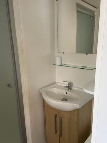 Kúpeľňa v ubytovaní mobil home le sympa