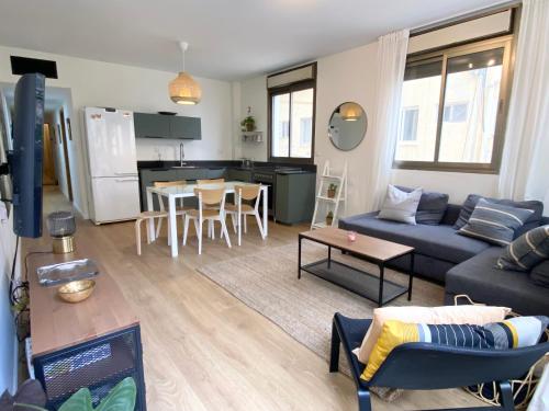 Dapur atau dapur kecil di Sea Suites