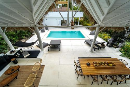 Hồ bơi trong/gần Casa Panamera- 5br luxury beach Villa Playa Coson