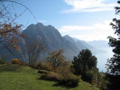 Ferienhaus in Panoramalage in Solto Collina