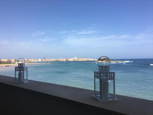 Vista generica sul mare o vista sul mare dall'interno dell'appartamento