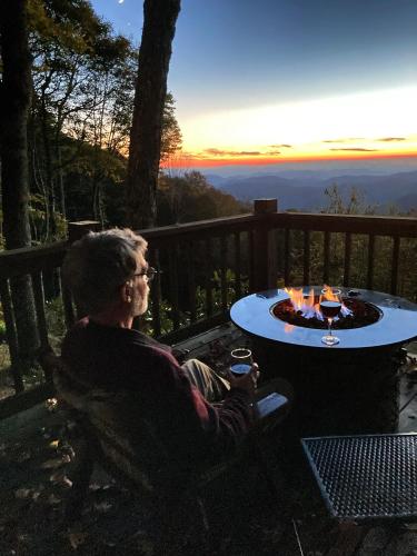 4,700 ft elevation Wolf Laurel Resort-Sunsetdreams – Photos 4