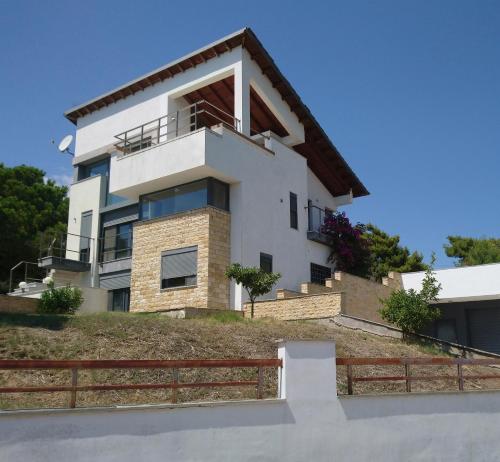 a house on top of a hill at Villa Stadi in Nikiti