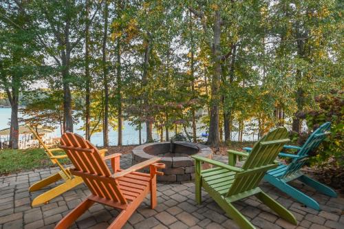Lakefront Manor – Photos 2