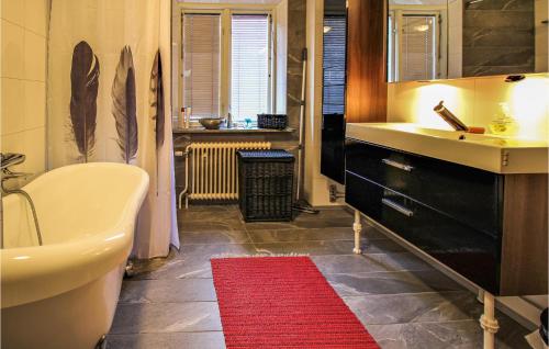 Koupelna v ubytování Lovely Home In Hssleholm With Wifi
