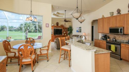 240 Marker Rd – Photos 3