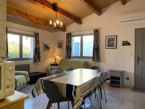 Appartement 2 pièces avec terrasse, proche port et plage, climatisé, 4 couchages, classé 3 étoiles - FR-1-225C-112