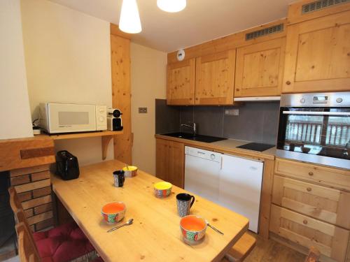 Appartement 2 pièces pour 4 pers. au centre de Méribel avec balcon et WIFI - FR-1-411-878
