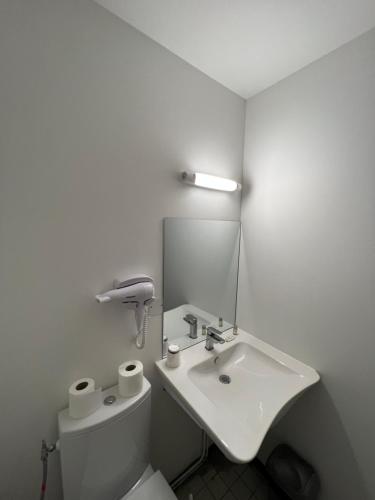 Gallery image of HOTEL DE LA PAIX Lyon Sud Givors in Givors