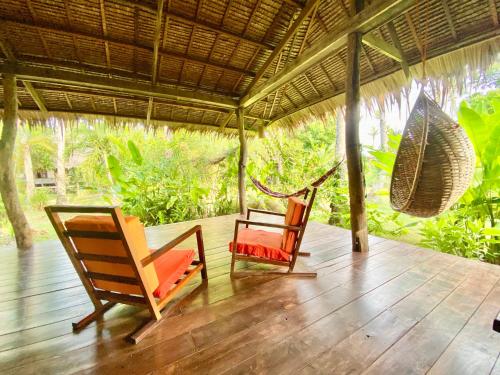 Taman di luar Emerald House Village