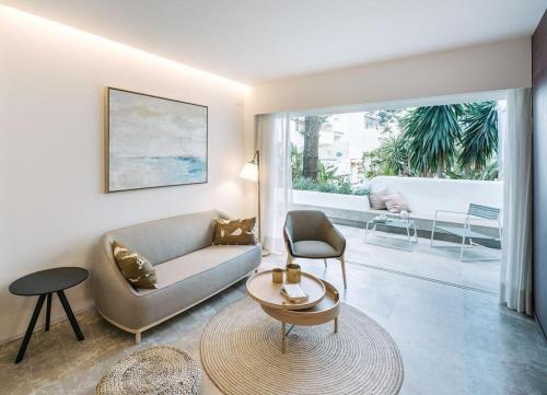 Puente Romano Beach Suites - private apartaments