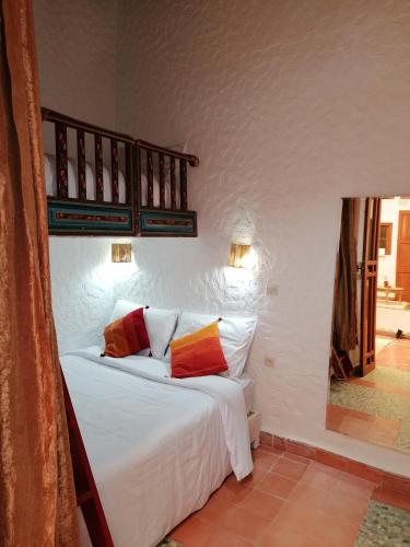 Postel nebo postele na pokoji v ubytování DAR MAR'OUKA , Maison d'hôtes