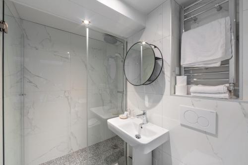 Ένα μπάνιο στο Hotel Saint Christophe